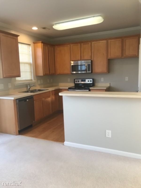 Building Photo - 3 br, 3 bath Townhome - 312 Hamlet Park Dr