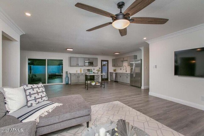 Foto del edificio - 2246 N 82nd St