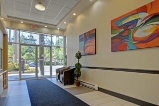 Building Photo - 844 Goldstream Ave