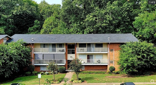 Building Photo - 806 Brook Hill Rd