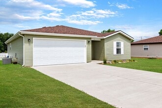 Building Photo - 170 Travis St