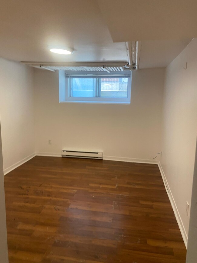 Building Photo - 362 Friel St
