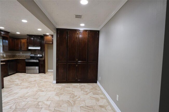 Foto del edificio - 13819 Clark Towne Rd