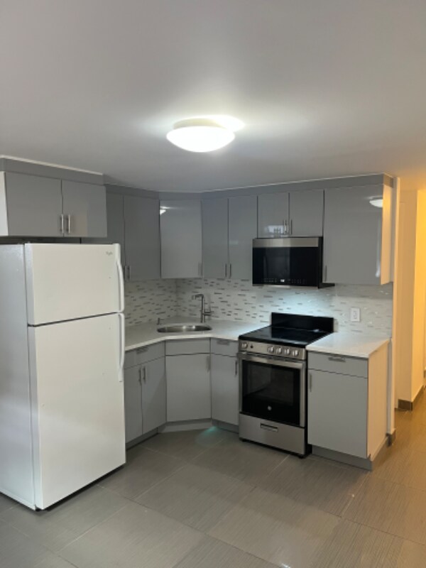 21 Remsen St, Staten Island, NY 10304 Room for Rent in Staten Island