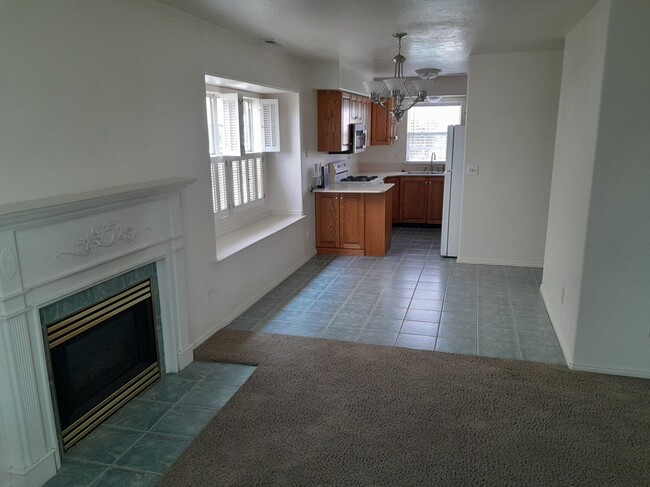 Dining Area - 1033 E 500 S