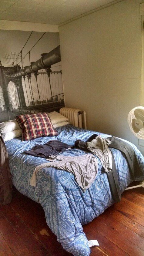 Building Photo - 802 W Illinois St