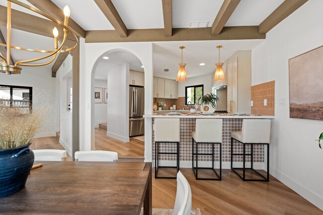 Foto del edificio - 6803 El Fuerte St