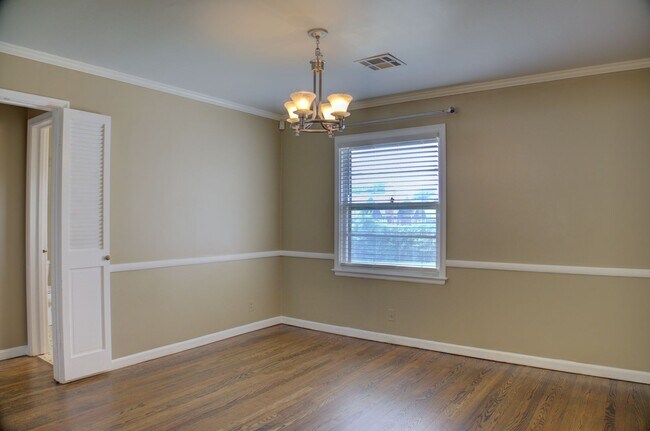 Foto del edificio - Well Maintained Midtown Home