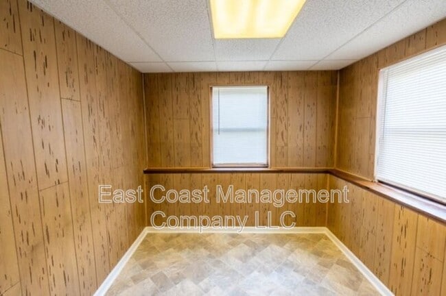 Foto del edificio - 4231 Berger Ave