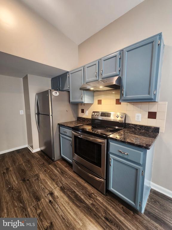 Foto del edificio - 20323 Beaconfield Terrace