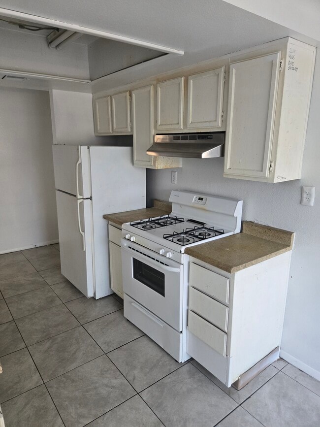 Building Photo - 2841 Wheelwright Dr
