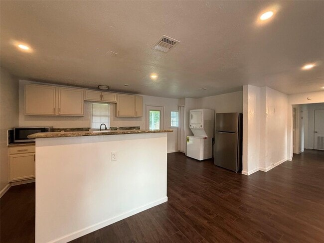Foto del edificio - 9433 Rosehaven Dr