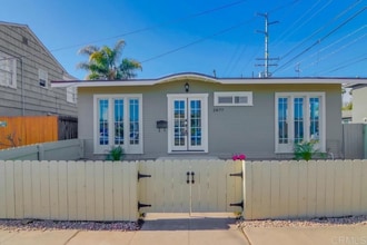 2877 Collier Ave
