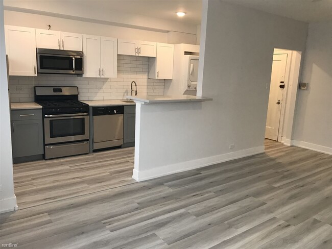Foto del edificio - 5920 N Ridge Ave