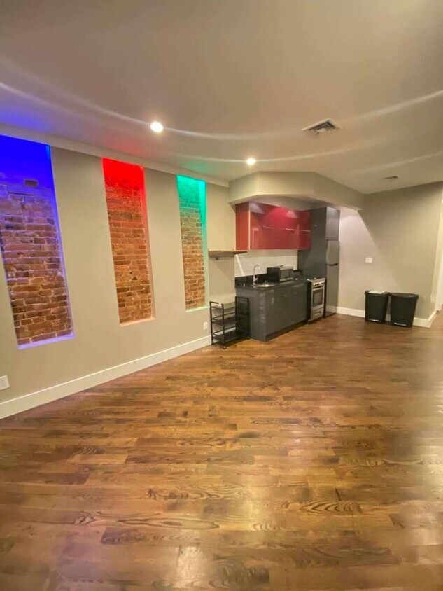 Foto principal - 194 Rockaway Ave