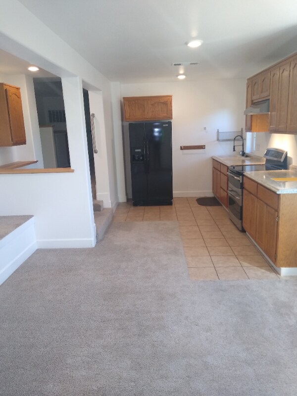 Building Photo - 3035 Edgewood Dr
