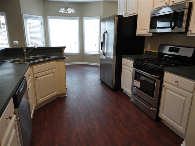 Building Photo - 7610 Golden Sands Dr