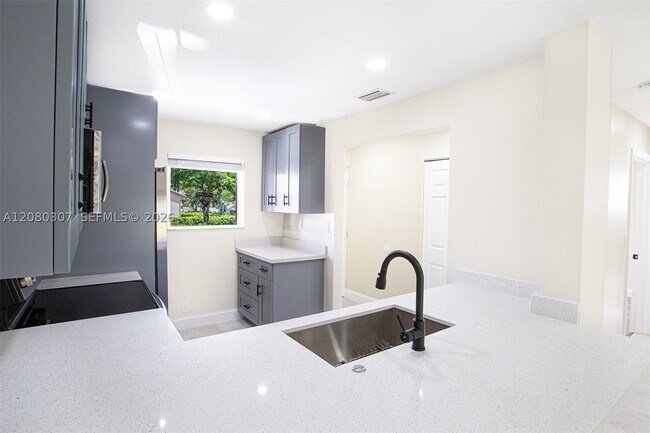 Foto del edificio - 9431 Boca Cove Cir