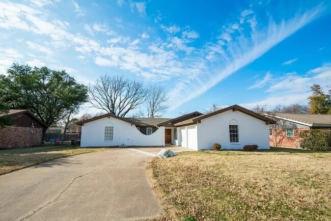 Building Photo - 2137 Shady Grove Dr