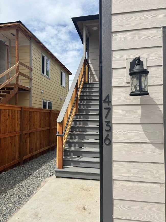 Building Photo - 4734-4736 Gebhard Rd