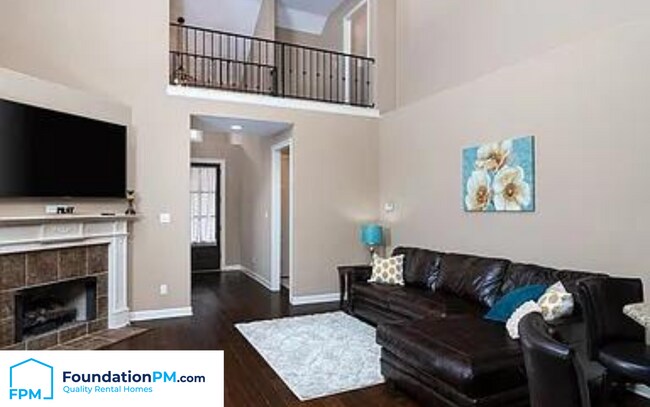 Foto del edificio - 877 Winterfalls Trl