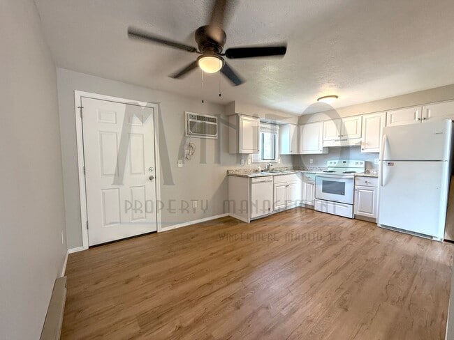 Building Photo - Nora Duplex*