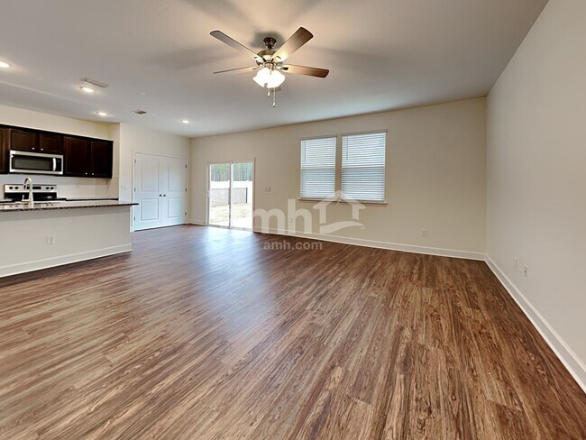 Building Photo - 5921 Hampton Creek Rd
