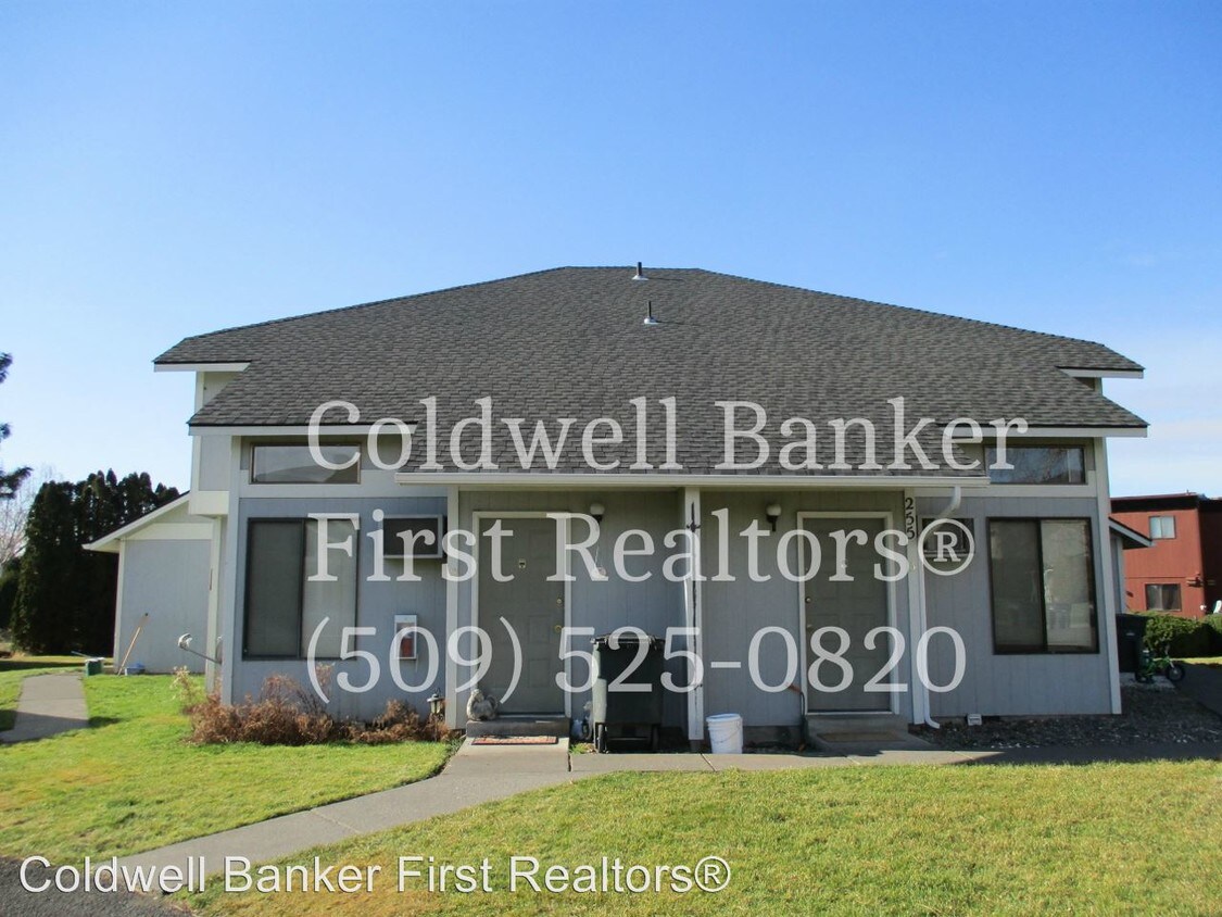 255 NE Elder Pl, College Place, WA 99324 Condo for Rent in College