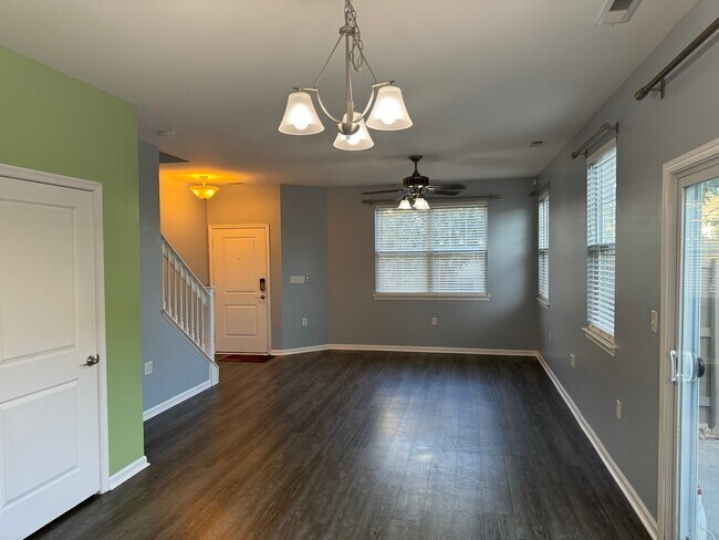 Foto del edificio - 1705 Halesworth Ln