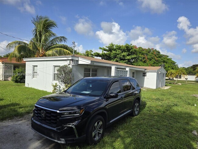 Foto del edificio - 17193 NE 18th Ave