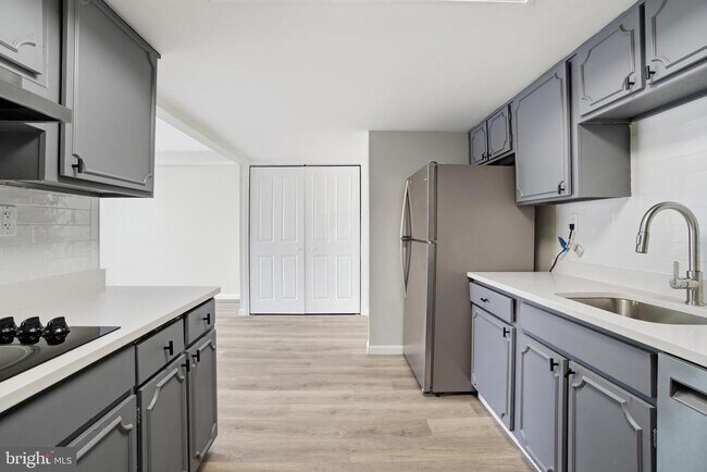 Foto del edificio - 7 Riverview Pl