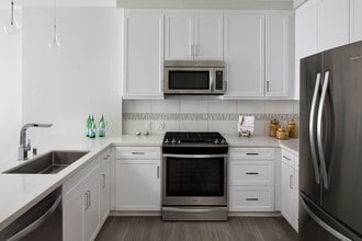 Pierside North  apartments — community photo - Pierside North