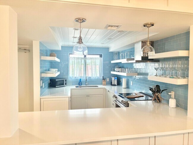 Building Photo - 420 Celestial Way