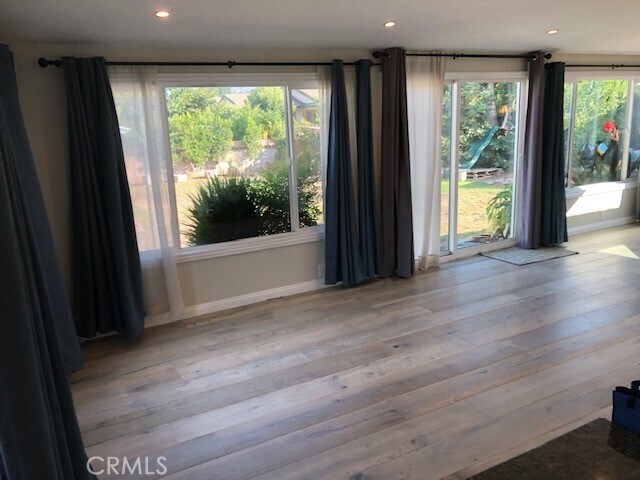 Foto del edificio - 2024 Angelcrest Dr