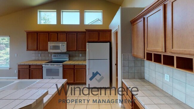 Foto del edificio - 910 Hedine Road