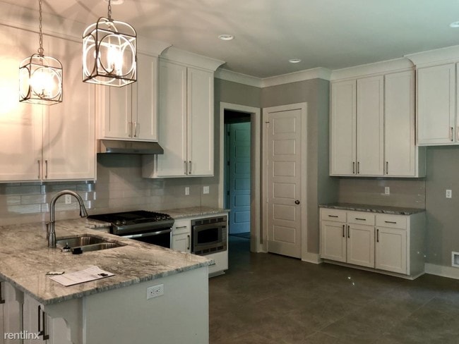 Building Photo - 3 br, 2 bath House - Dutchtown Meadows