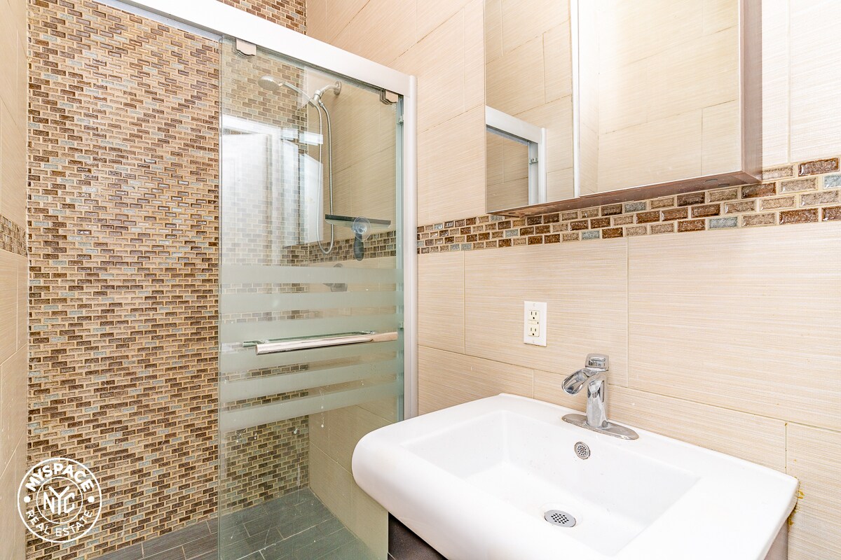 Foto principal - 30-86-86 36th St