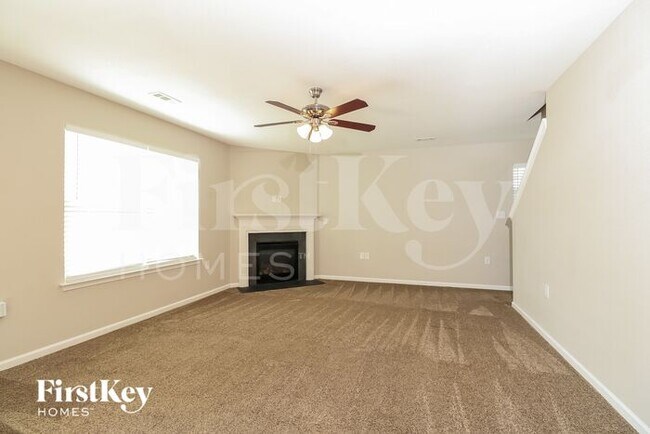 Foto del edificio - 2843 Meadow Creek Dr