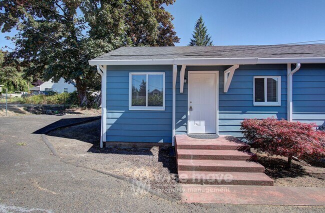 Building Photo - NW Greeley Duplex