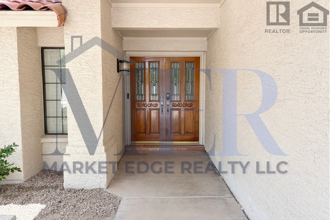 Building Photo - 3Bed/2Bath Furnished Home w/Stunning Backy...