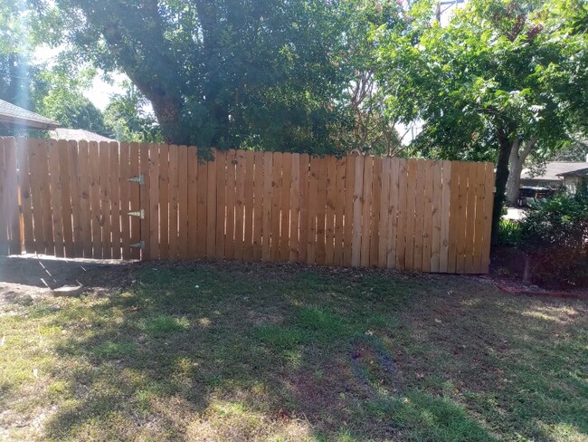 Building Photo - 5512 Lake Highlands Dr
