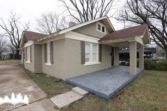 Building Photo - 2286 Poe Ave