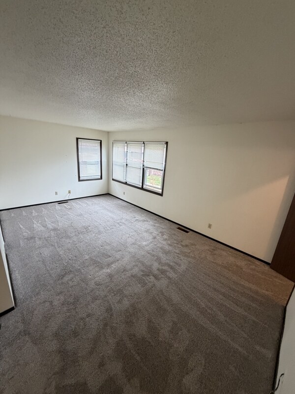 Foto del edificio - 512 Breezy Point Dr