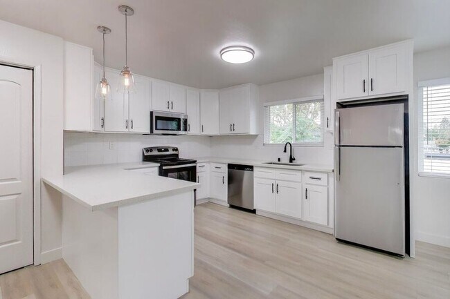 Building Photo - 271-281 Curtner-271