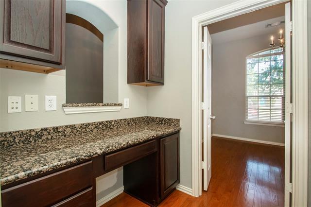 Foto del edificio - 1920 Highland Haven Ln