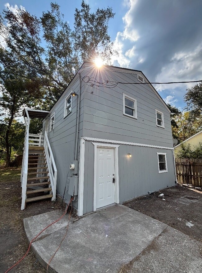 Building Photo - 211 #A W South St