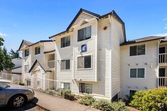 Building Photo - 5000 Lake Washington Blvd NE