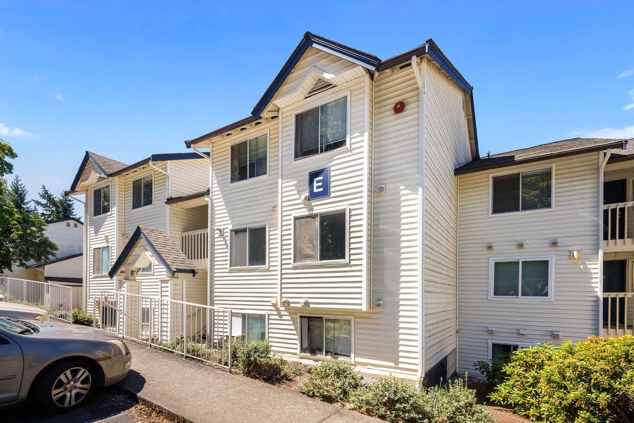 Primary Photo - 5000 Lake Washington Blvd NE