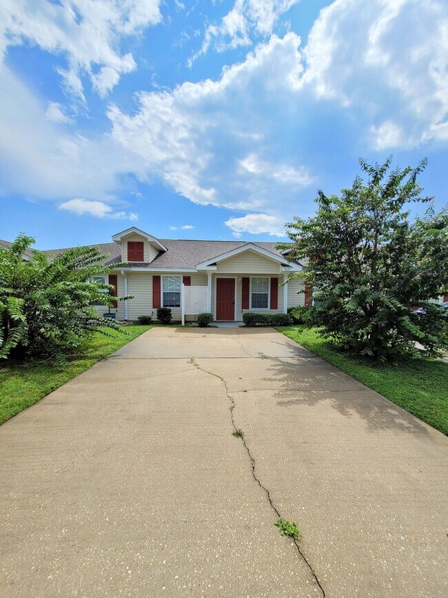 Foto del edificio - 9623 Cobblebrook Dr Pensacola. Near NAS!  ...
