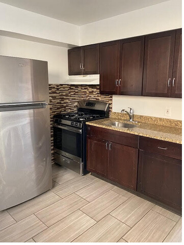 Foto principal - 4924 Mulford St